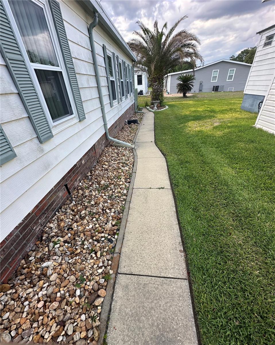 LADY LAKE ORANGE BLOSSOM GARDENS UNIT 08 - Residential