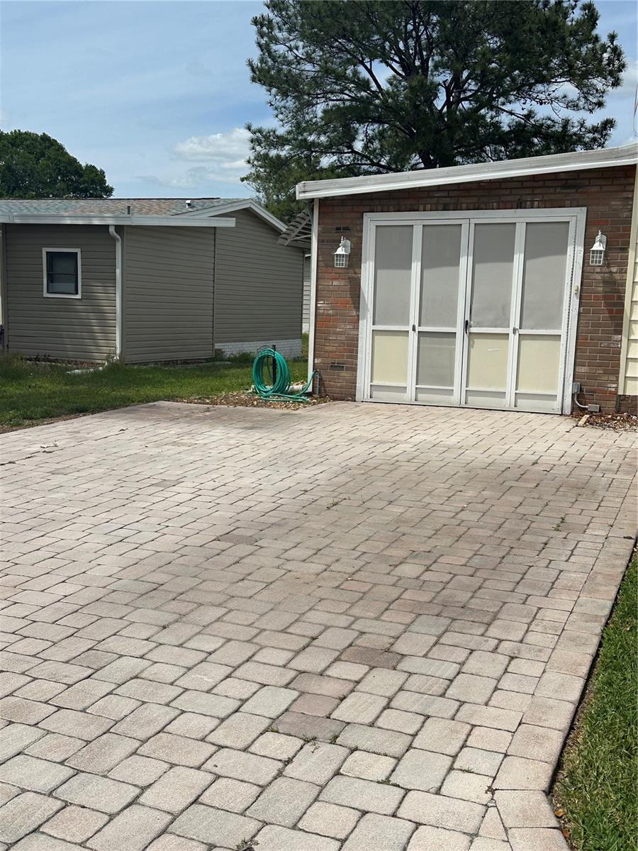 LADY LAKE ORANGE BLOSSOM GARDENS UNIT 08 - Residential