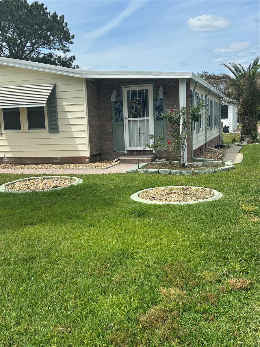 LADY LAKE ORANGE BLOSSOM GARDENS UNIT 08 - Residential