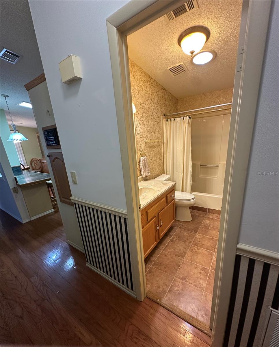 LADY LAKE ORANGE BLOSSOM GARDENS UNIT 08 - Residential