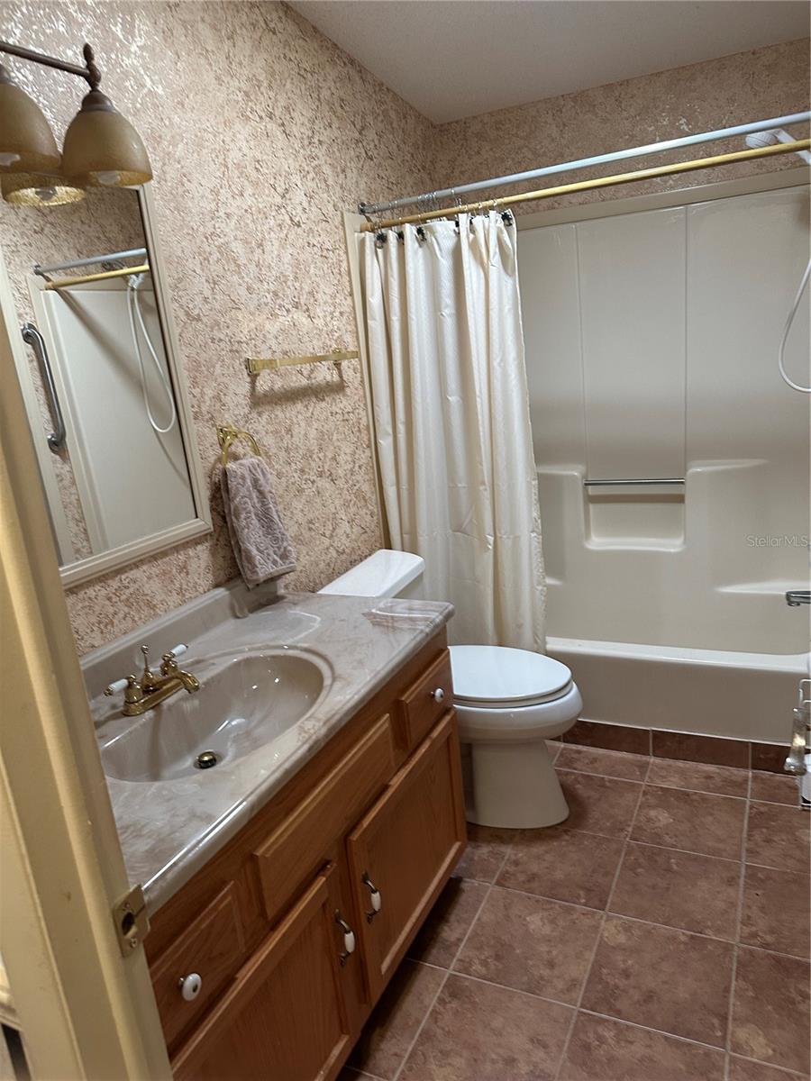 LADY LAKE ORANGE BLOSSOM GARDENS UNIT 08 - Residential