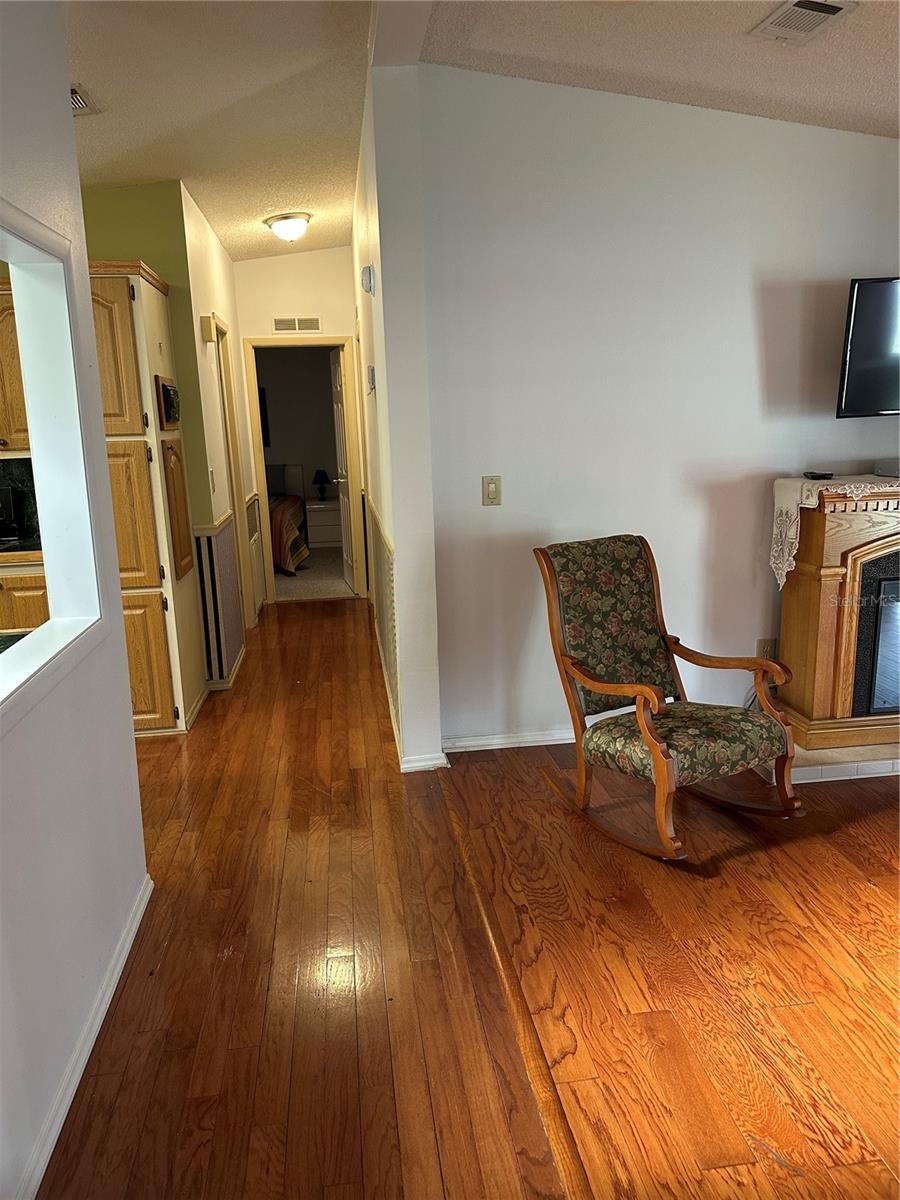 LADY LAKE ORANGE BLOSSOM GARDENS UNIT 08 - Residential