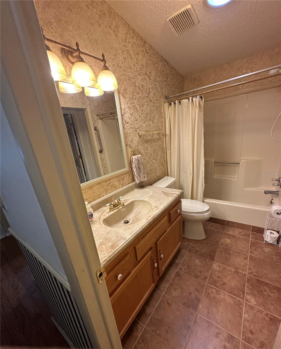 LADY LAKE ORANGE BLOSSOM GARDENS UNIT 08 - Residential