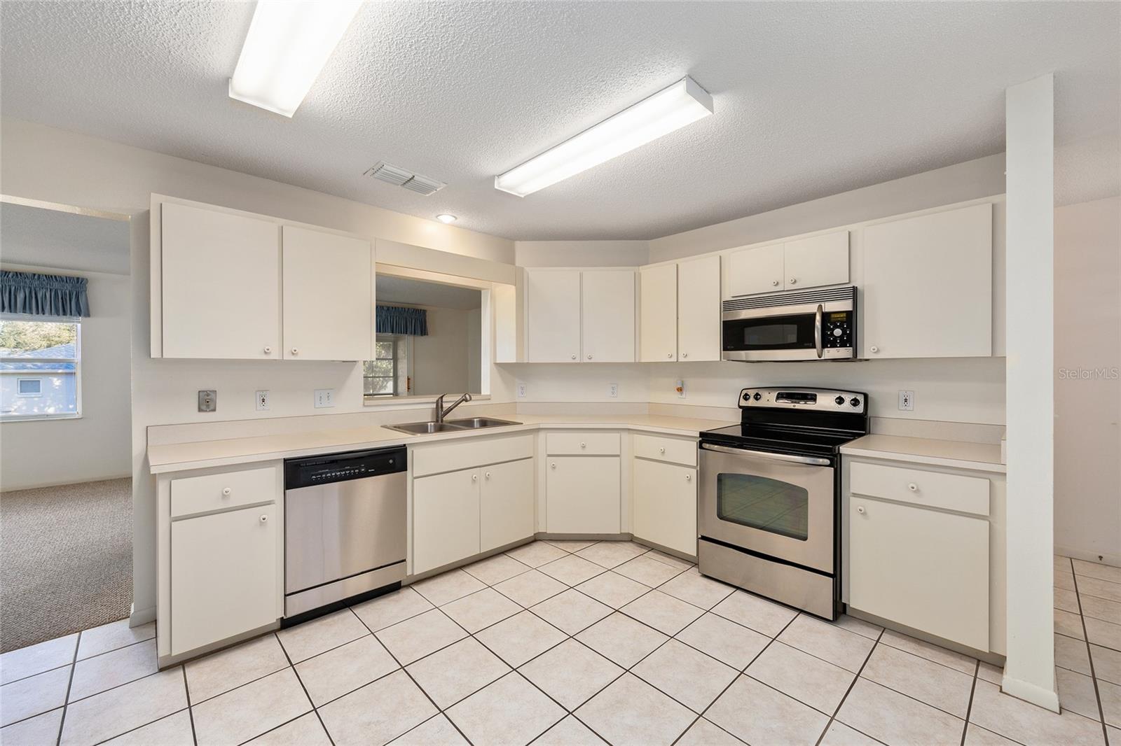 ON TOP/WORLD PH 01B SEC 06 - Residential