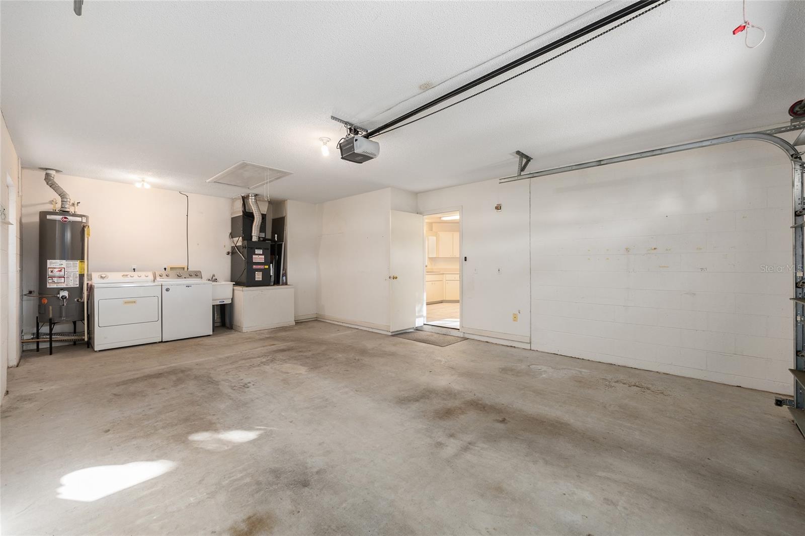 ON TOP/WORLD PH 01B SEC 06 - Residential