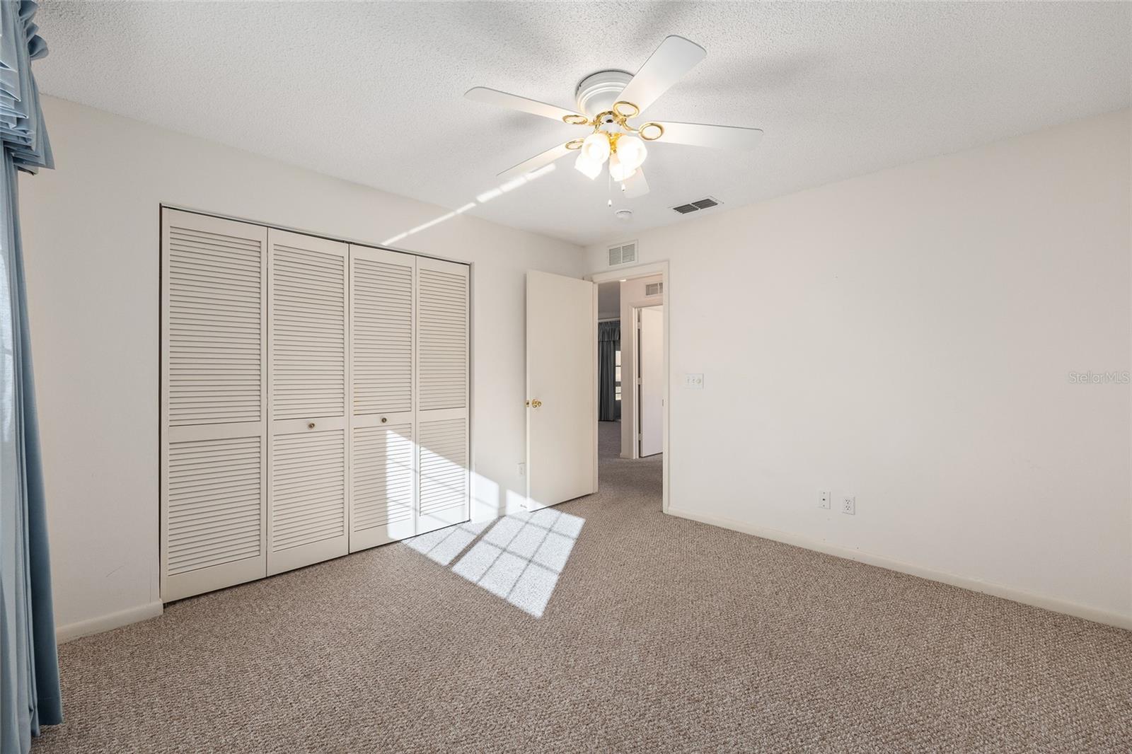 ON TOP/WORLD PH 01B SEC 06 - Residential