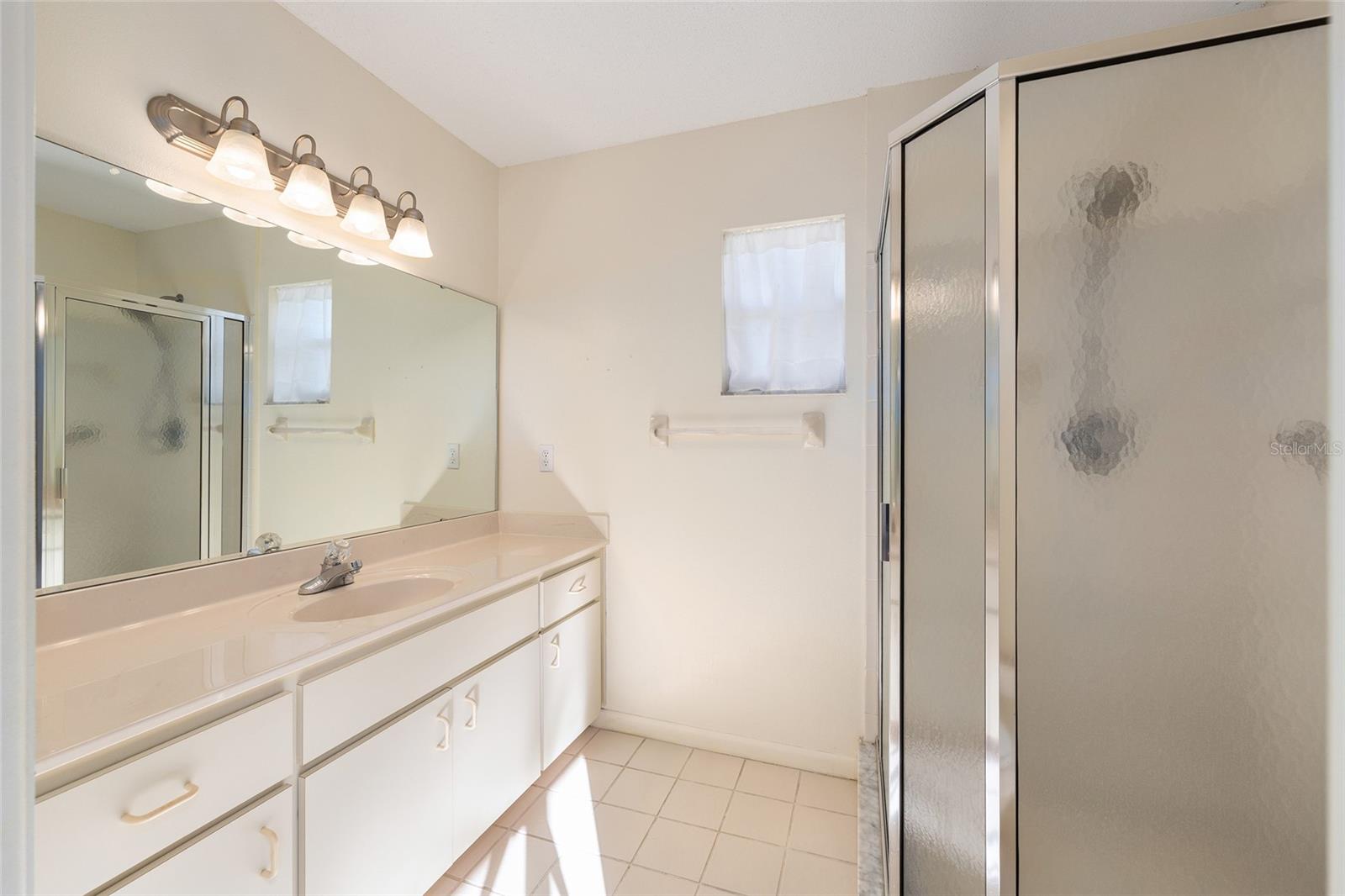 ON TOP/WORLD PH 01B SEC 06 - Residential