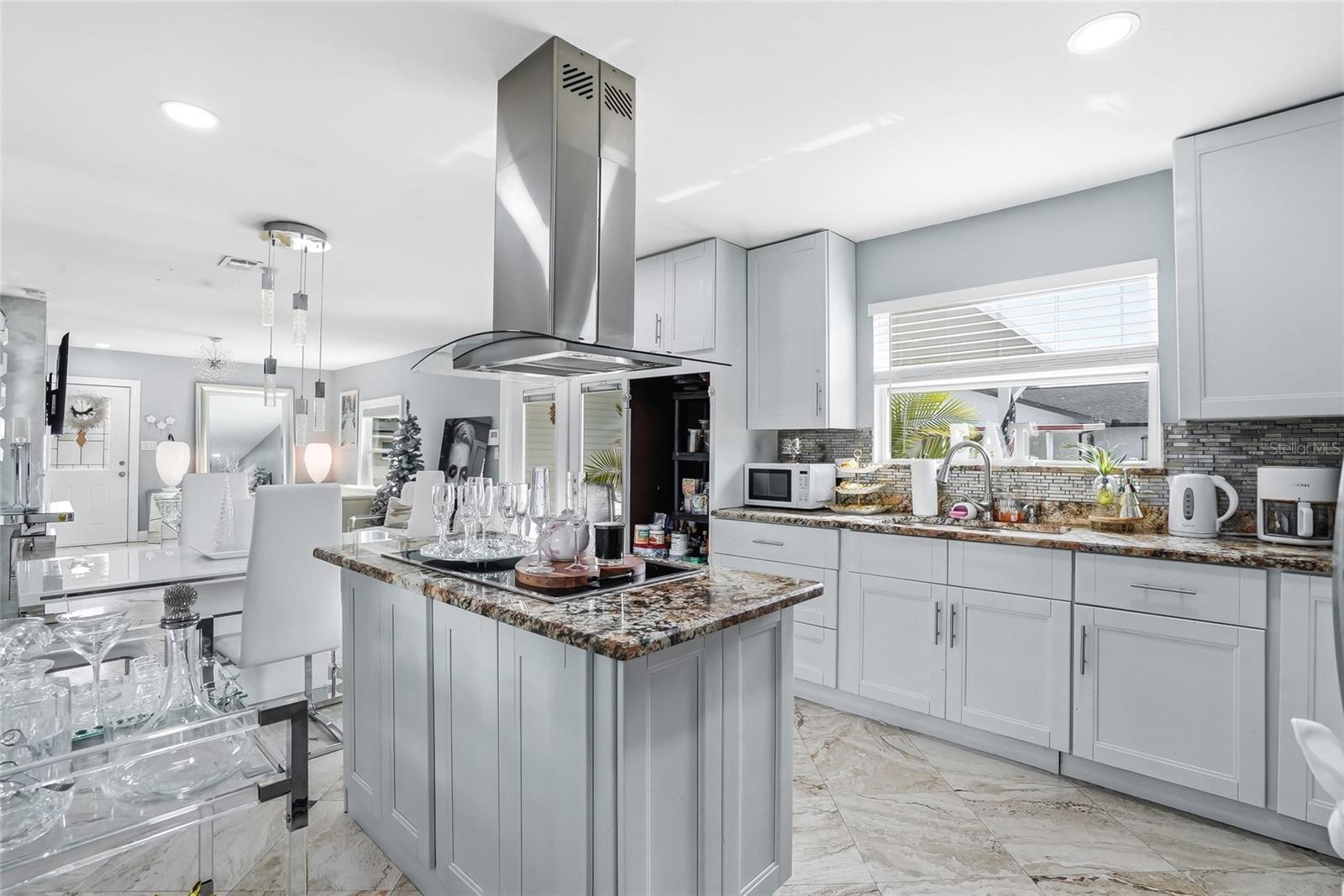 AVONDALE - Residential