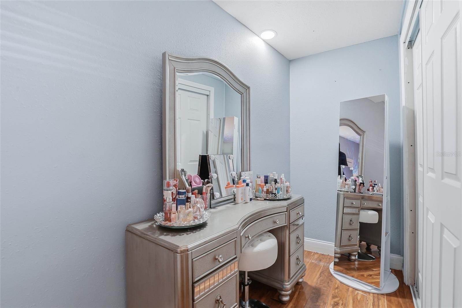 AVONDALE - Residential