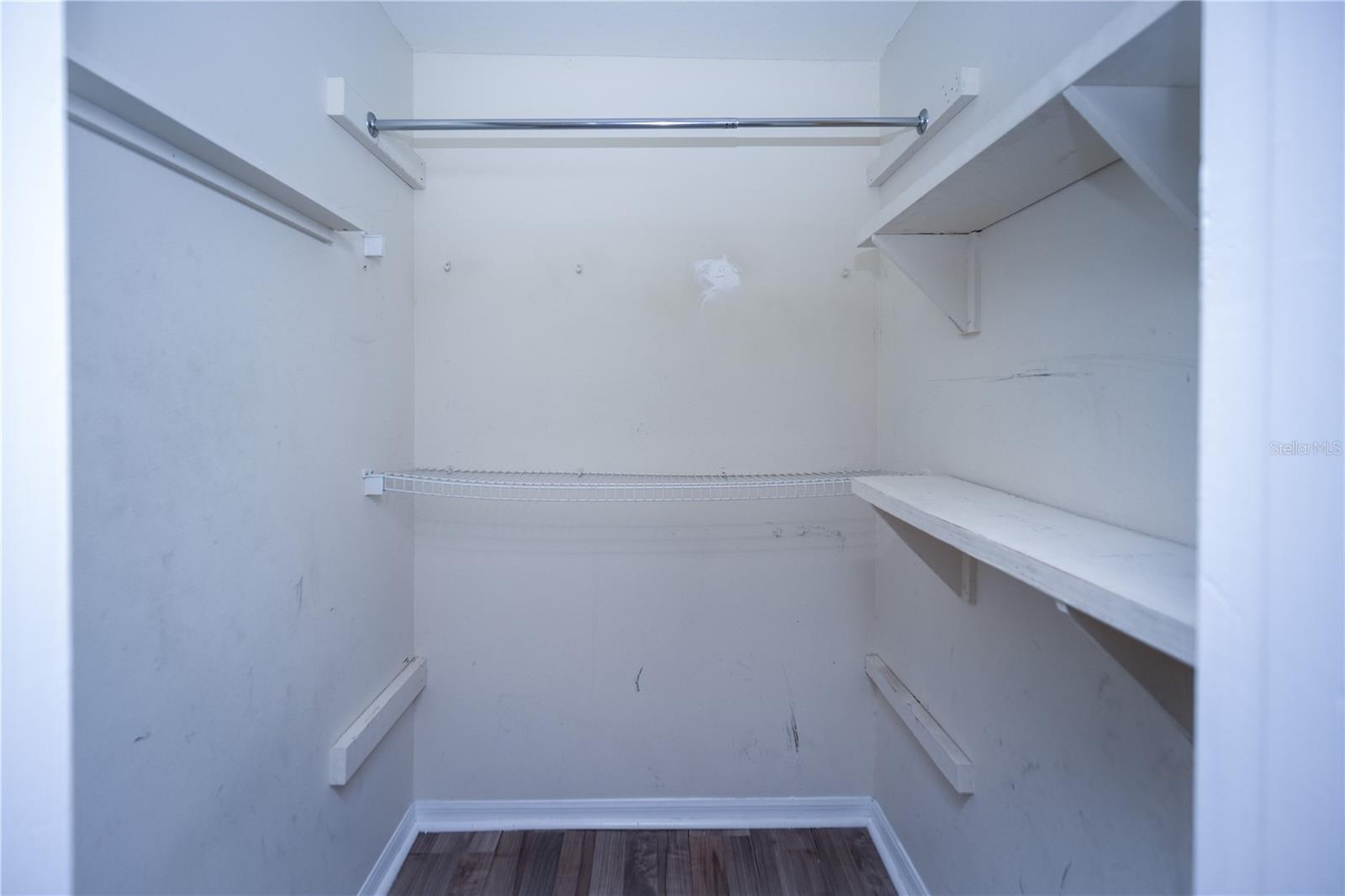 ISLAND CLUB WEST PH 02 - Residential Lease