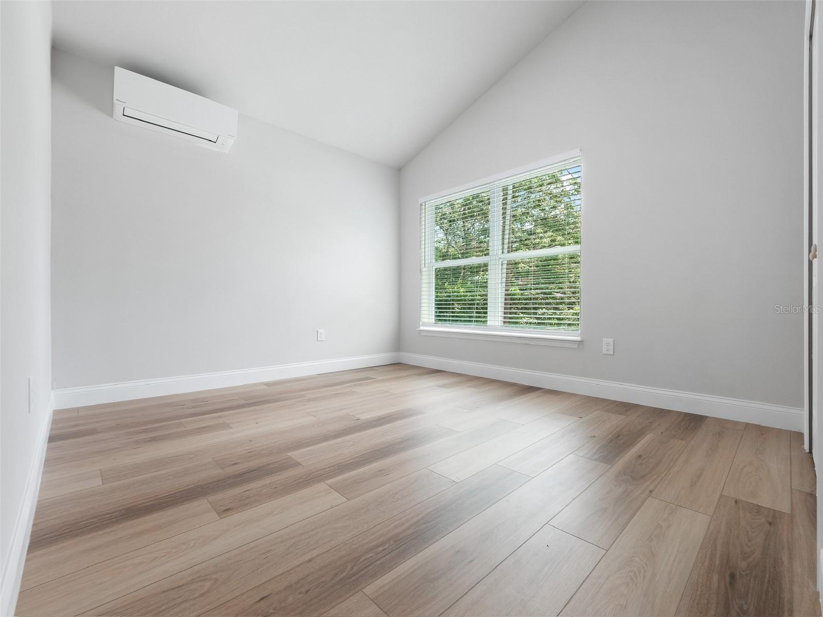 LAKE DAVIS HEIGHTS - Residential Income