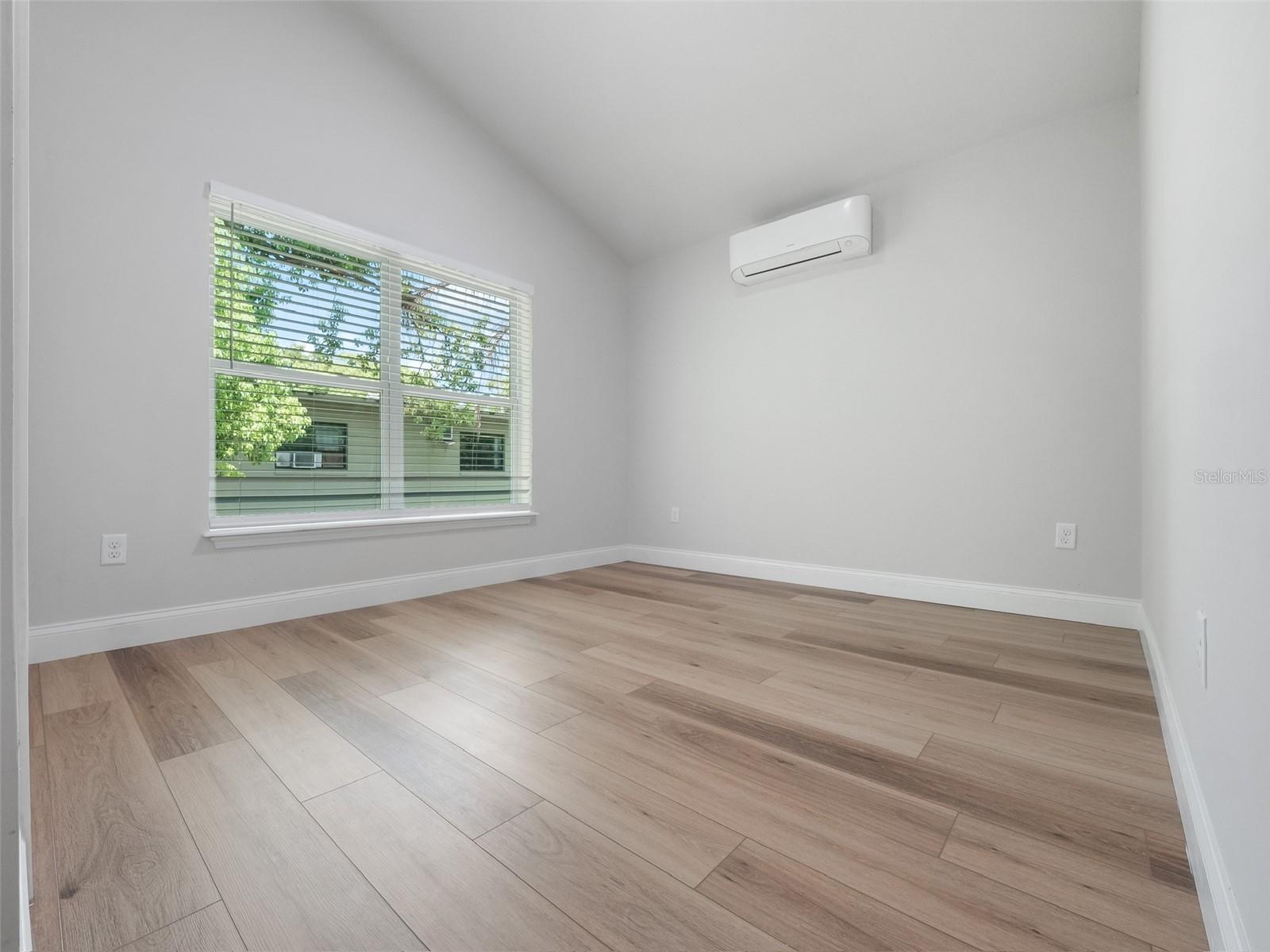 LAKE DAVIS HEIGHTS - Residential Income