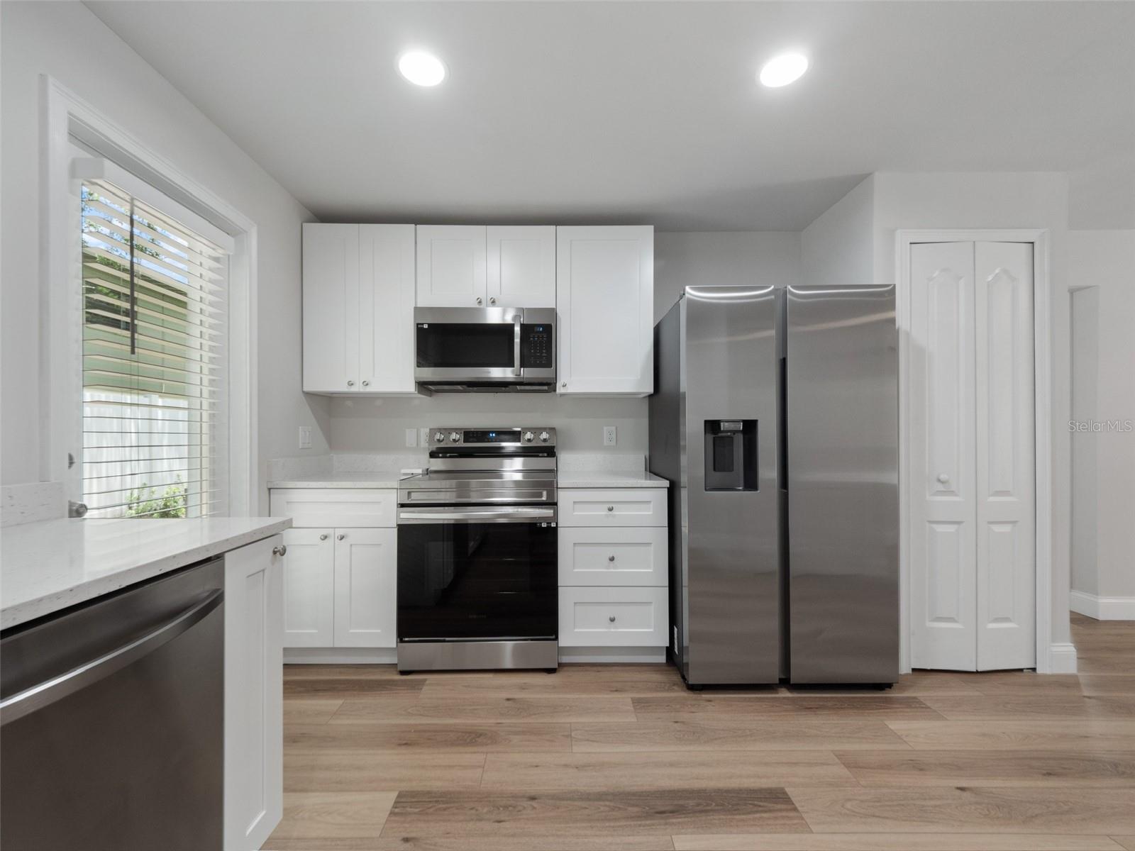 LAKE DAVIS HEIGHTS - Residential Income