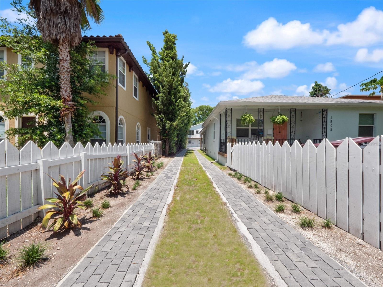 LAKE DAVIS HEIGHTS - Residential Income