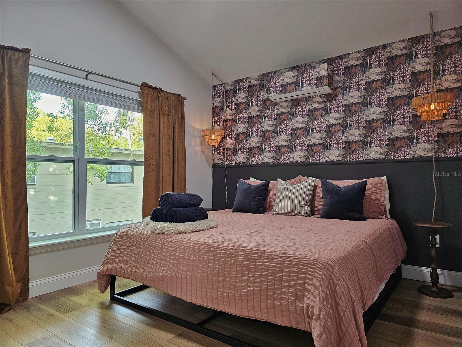 LAKE DAVIS HEIGHTS - Residential Income