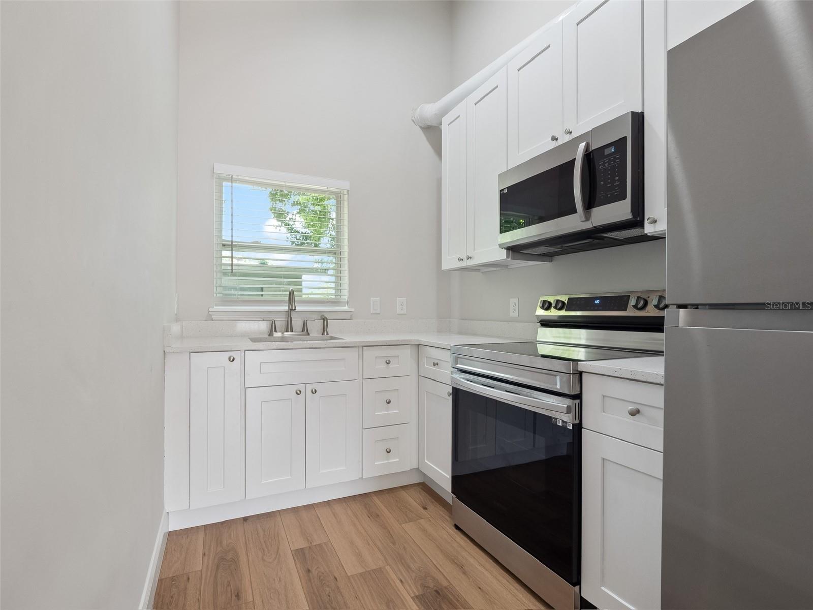 LAKE DAVIS HEIGHTS - Residential Income