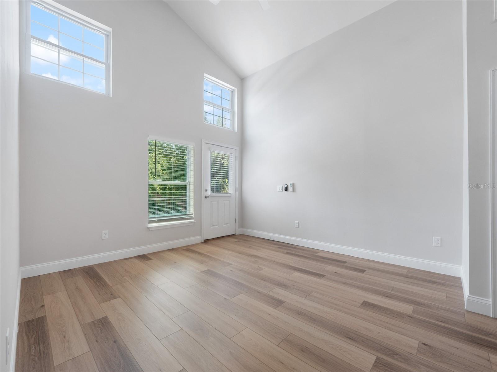 LAKE DAVIS HEIGHTS - Residential Income