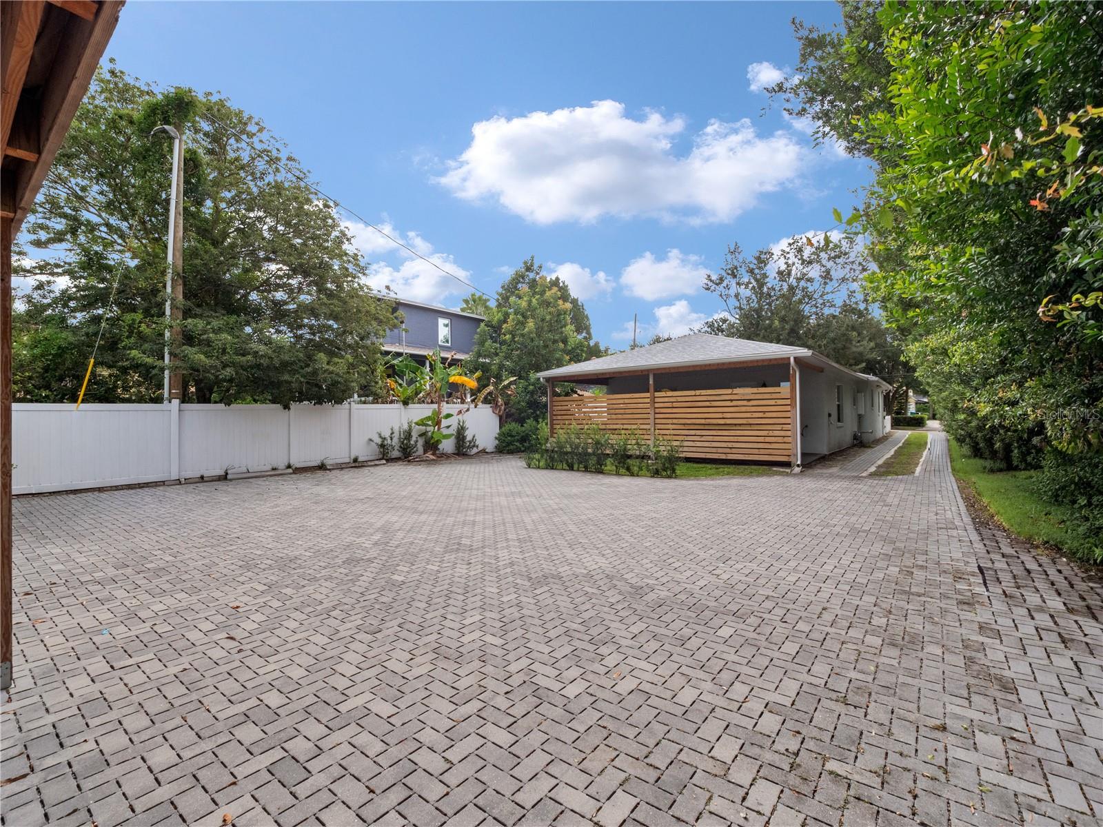 LAKE DAVIS HEIGHTS - Residential Income