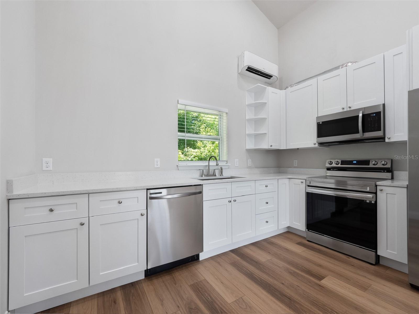 LAKE DAVIS HEIGHTS - Residential Income