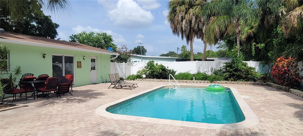 Photo of 7610 W Henry Avenue, Tampa, FL 33615 (MLS # TB8434211)