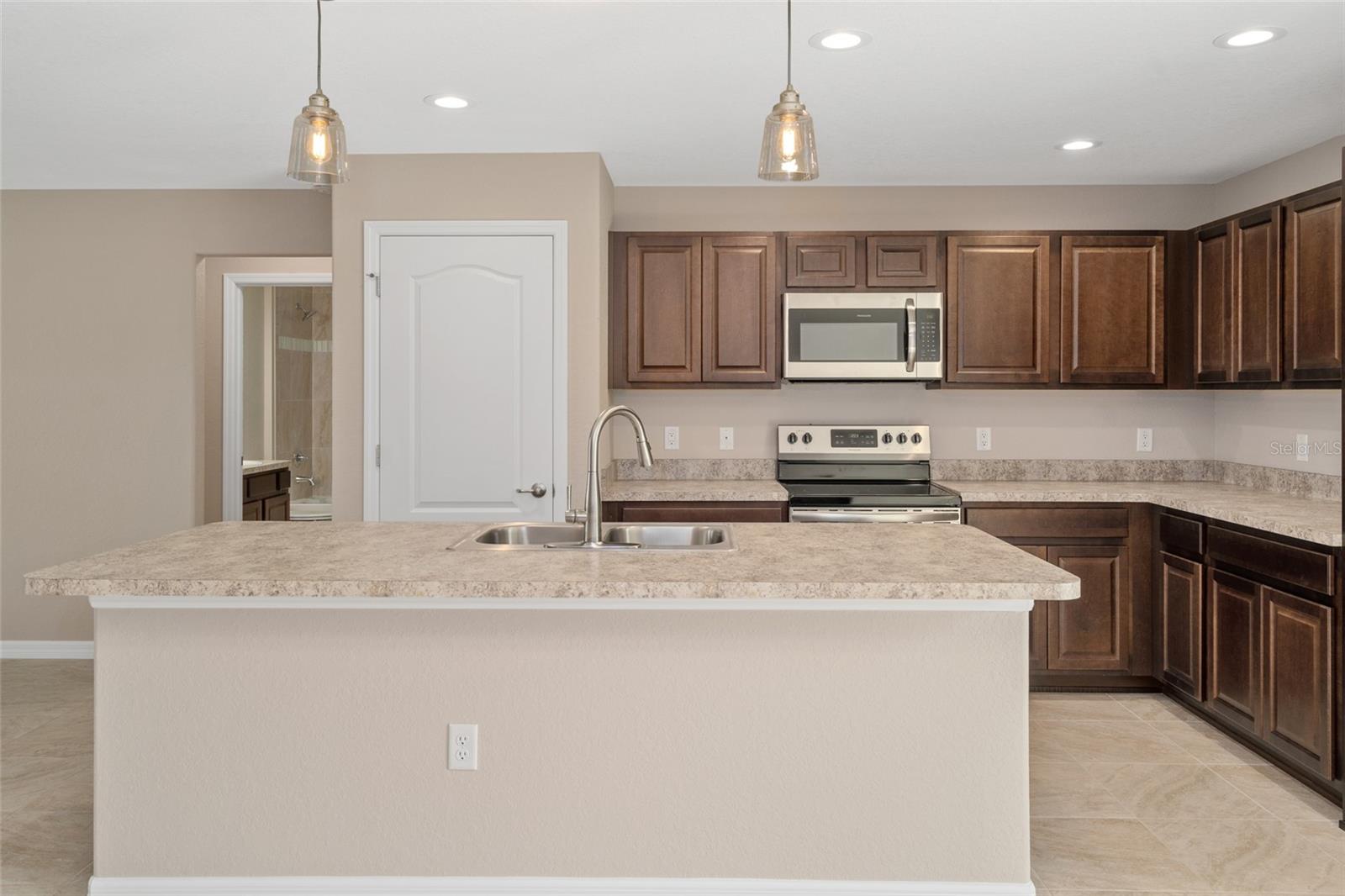 ROYAL HIGHLANDS - Residential