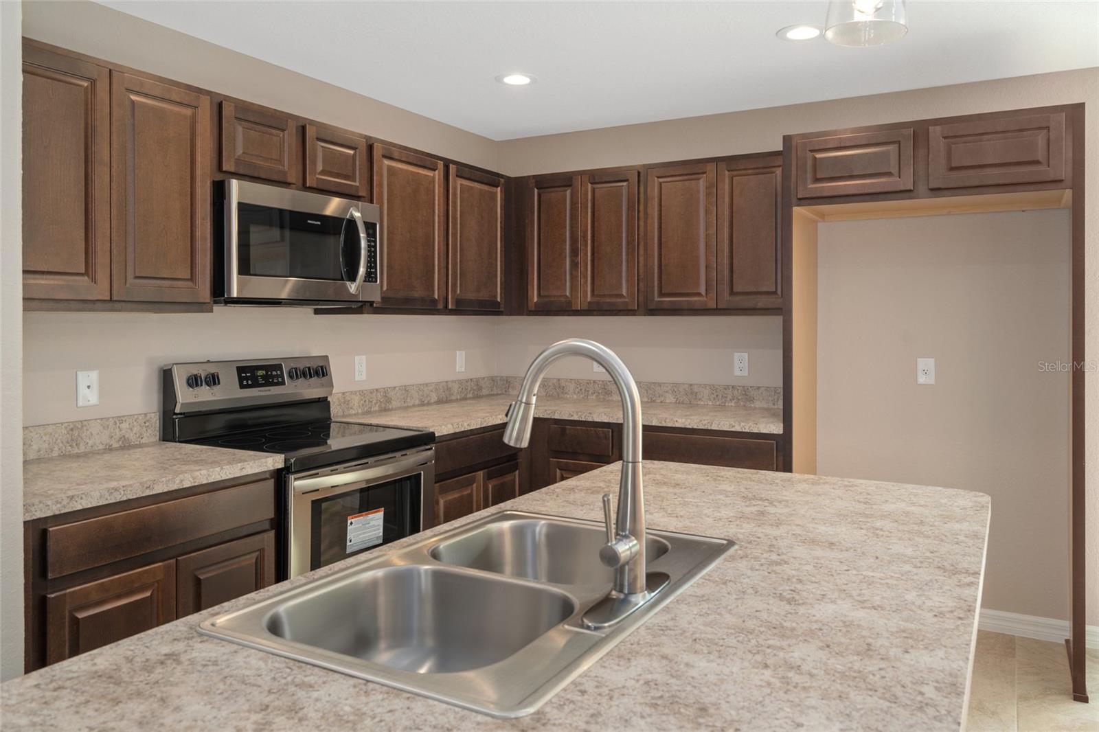 ROYAL HIGHLANDS - Residential