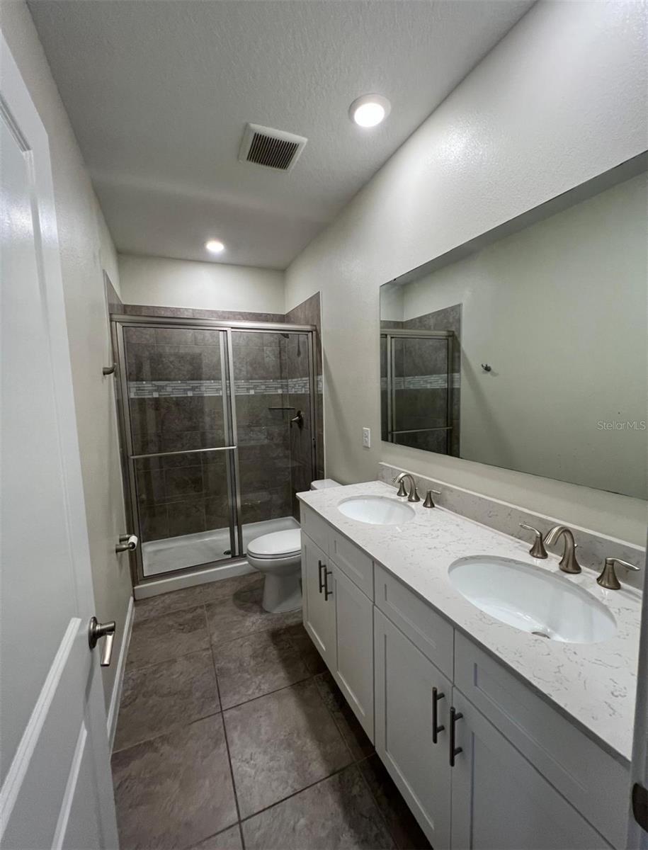 ECON TRLS PH 1 - Residential Lease