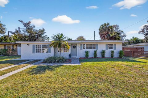 Photo of 4420 W Oklahoma Avenue, Tampa, FL 33616 (MLS # TB8488102)