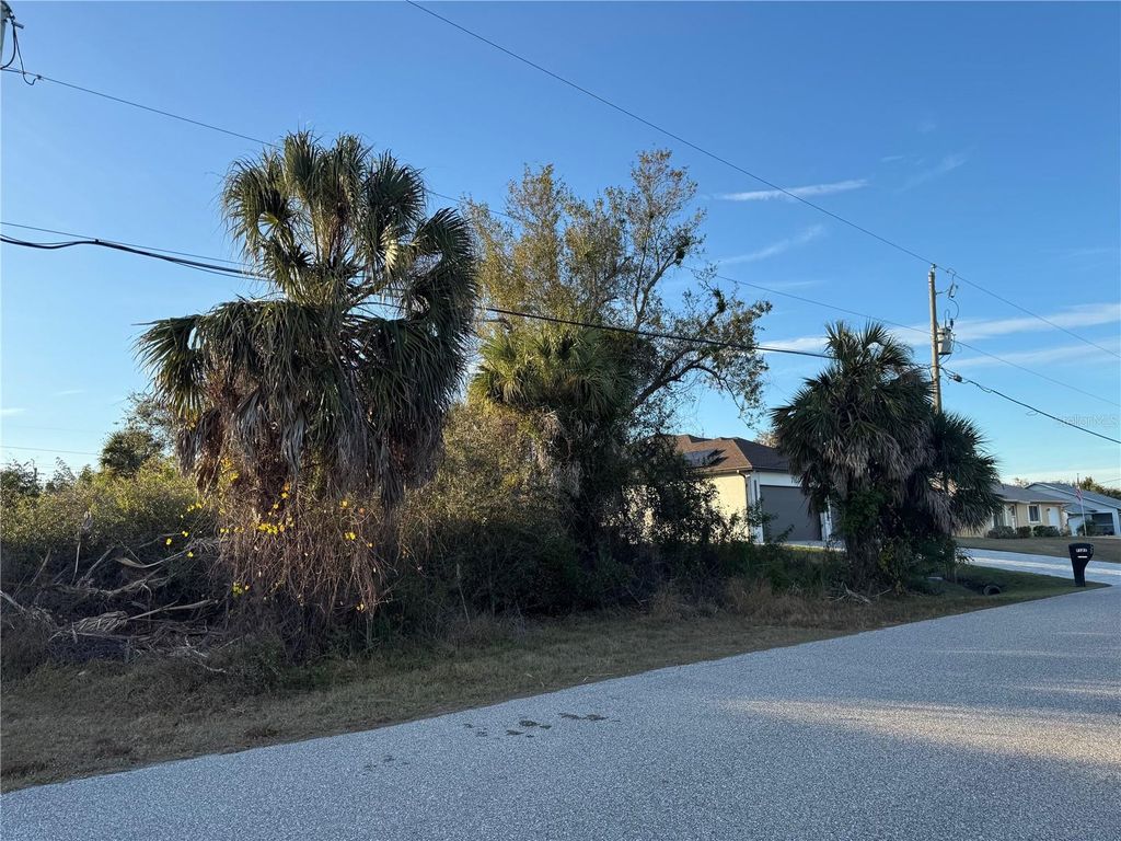 Photo of 7169 Burnsville St, Englewood, FL 34224 (MLS # N6142802)