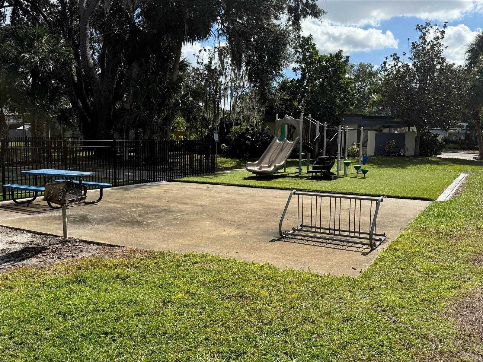 WINDWARD SQUARE SEC 1 - Residential