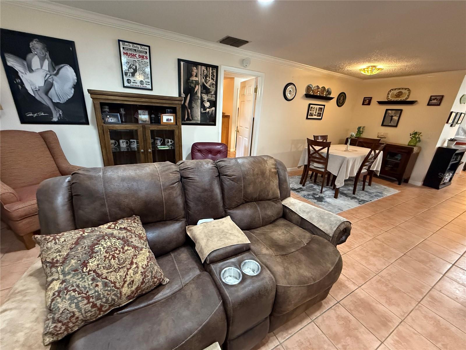 WINDWARD SQUARE SEC 1 - Residential