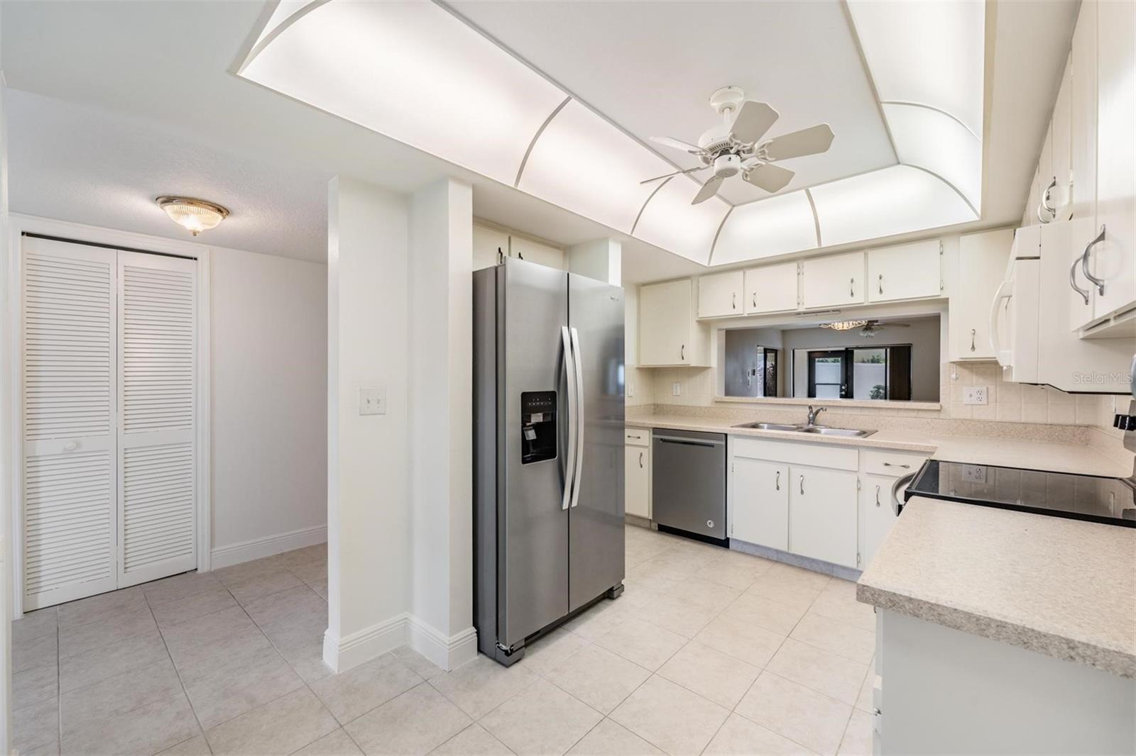 2020 LAKEVIEW DRIVE 101