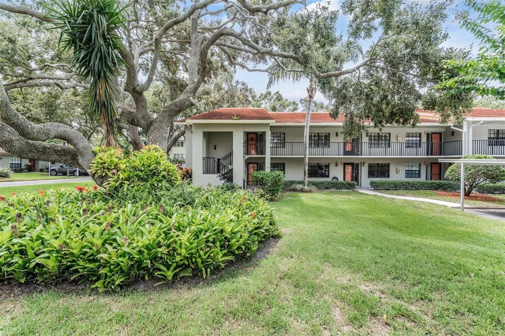 Photo of 2020 Lakeview Drive #101, Clearwater, FL 33763 (MLS # TB8427158)
