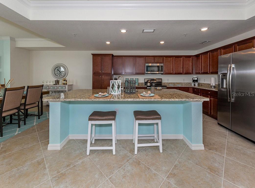 LAKEWOOD NATIONAL - Residential Lease