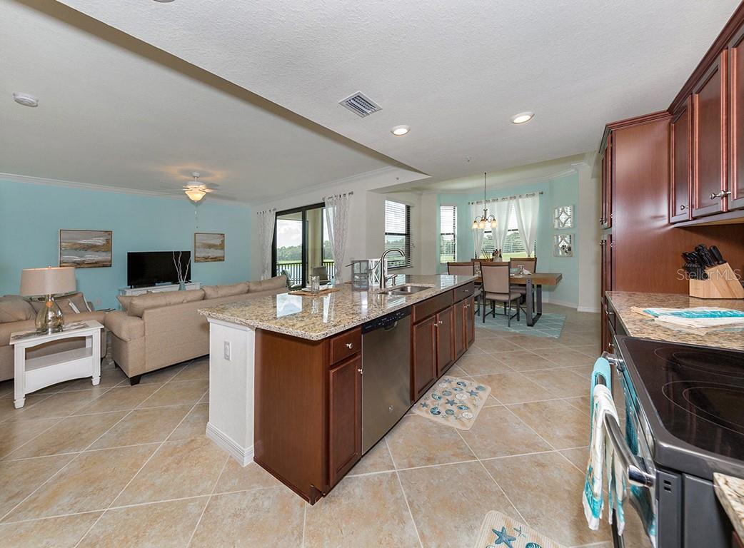LAKEWOOD NATIONAL - Residential Lease