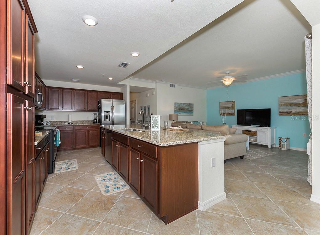 LAKEWOOD NATIONAL - Residential Lease