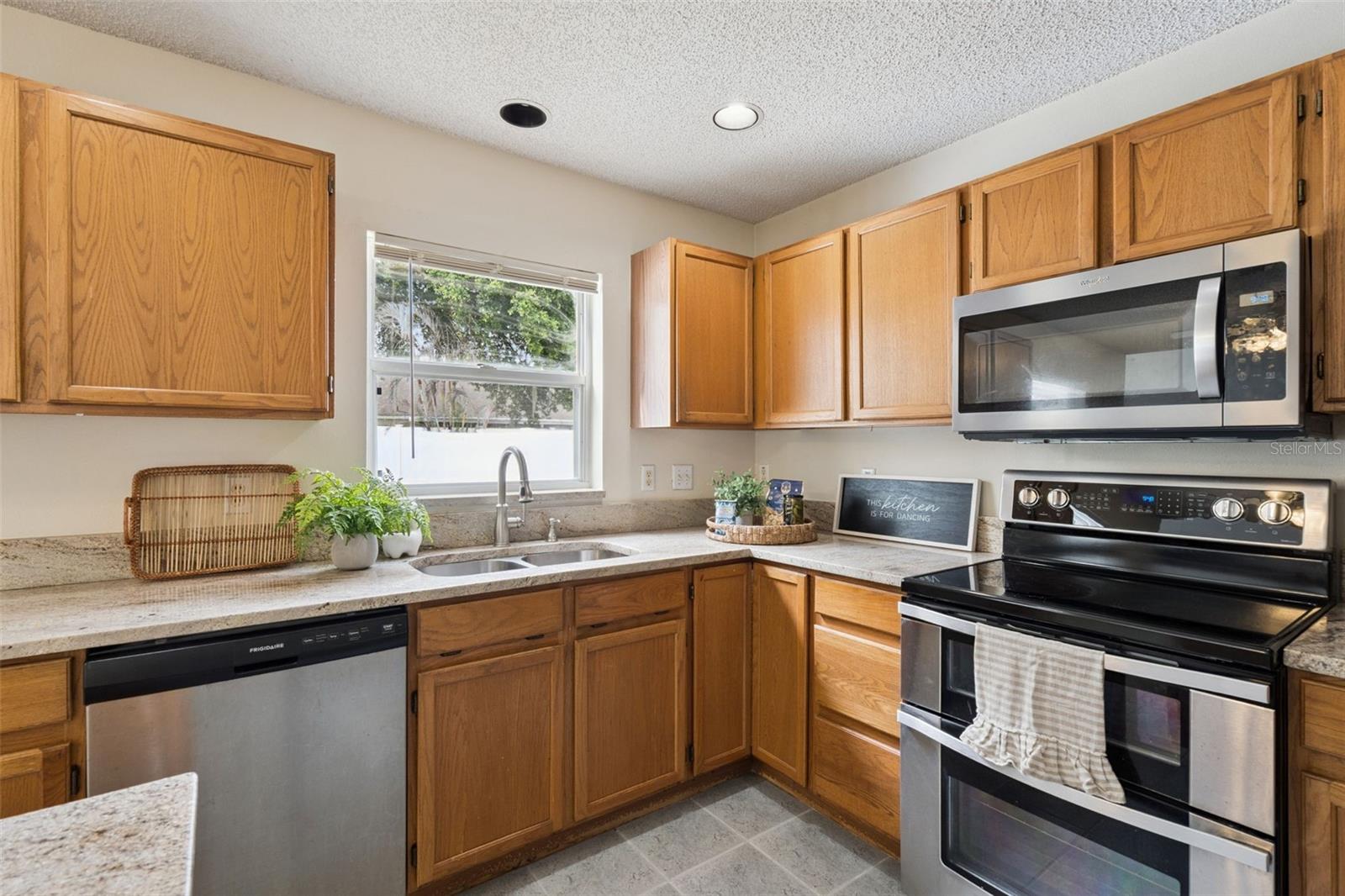 WATERFORD LAKES TR N07 PH 02 - Residential
