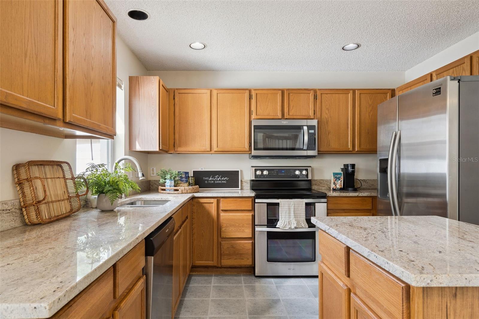WATERFORD LAKES TR N07 PH 02 - Residential