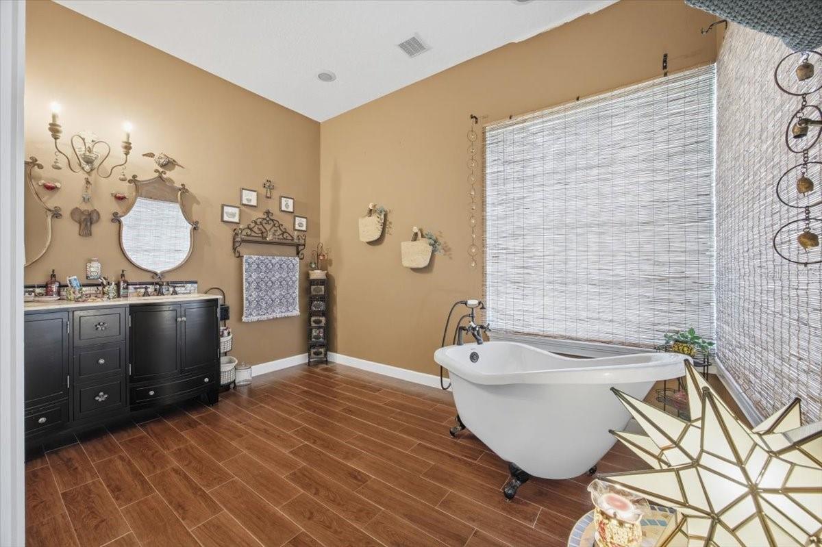 HUNTERS CREEK TR 240 PH 03 - Residential