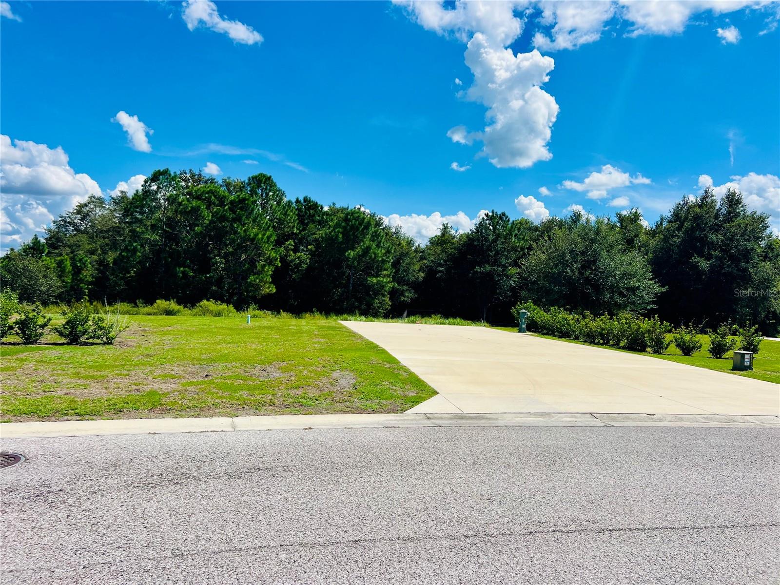 FLORIDA GRANDE MOTOR COACH RESIDENCE - Land