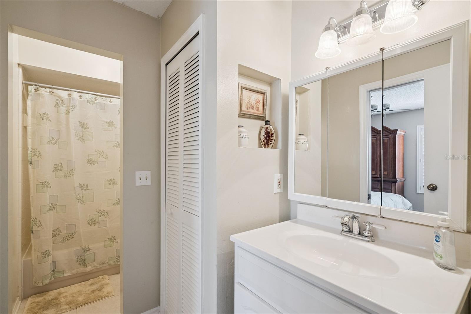 MOUNT GREENWOOD UNIT 2 OF - Residential