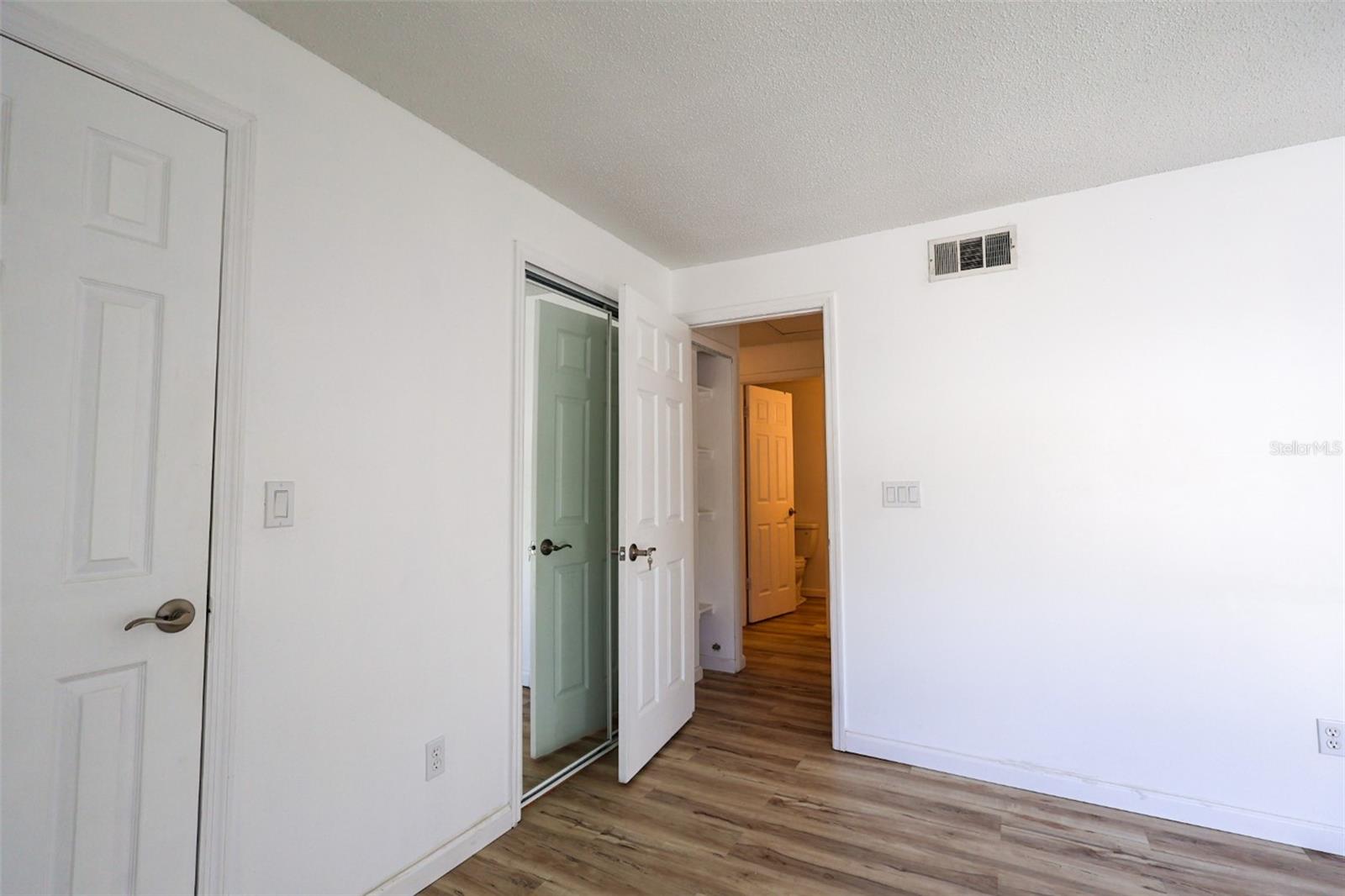 EASTWOOD SHORES 3 - Residential