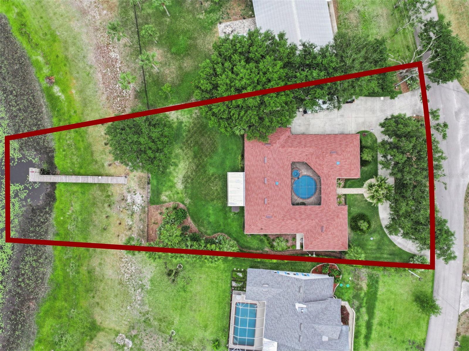 1041 COUNTRY LAKE CIRCLE
