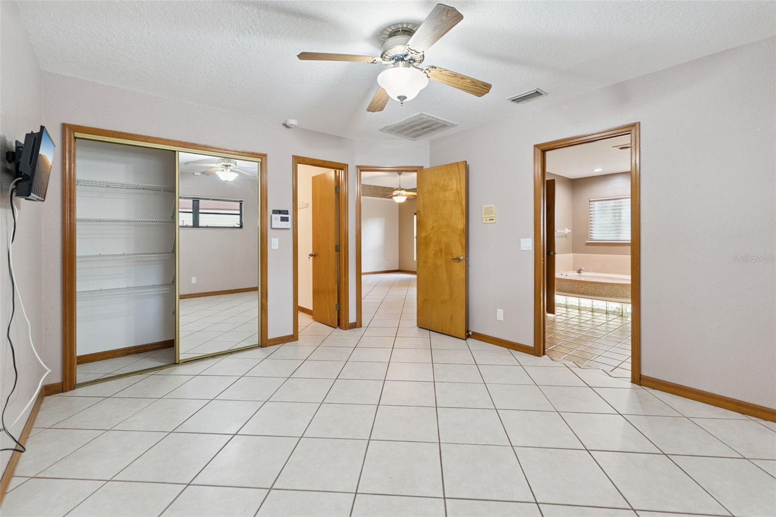 COUNTRY OAKS ESTATES - Residential