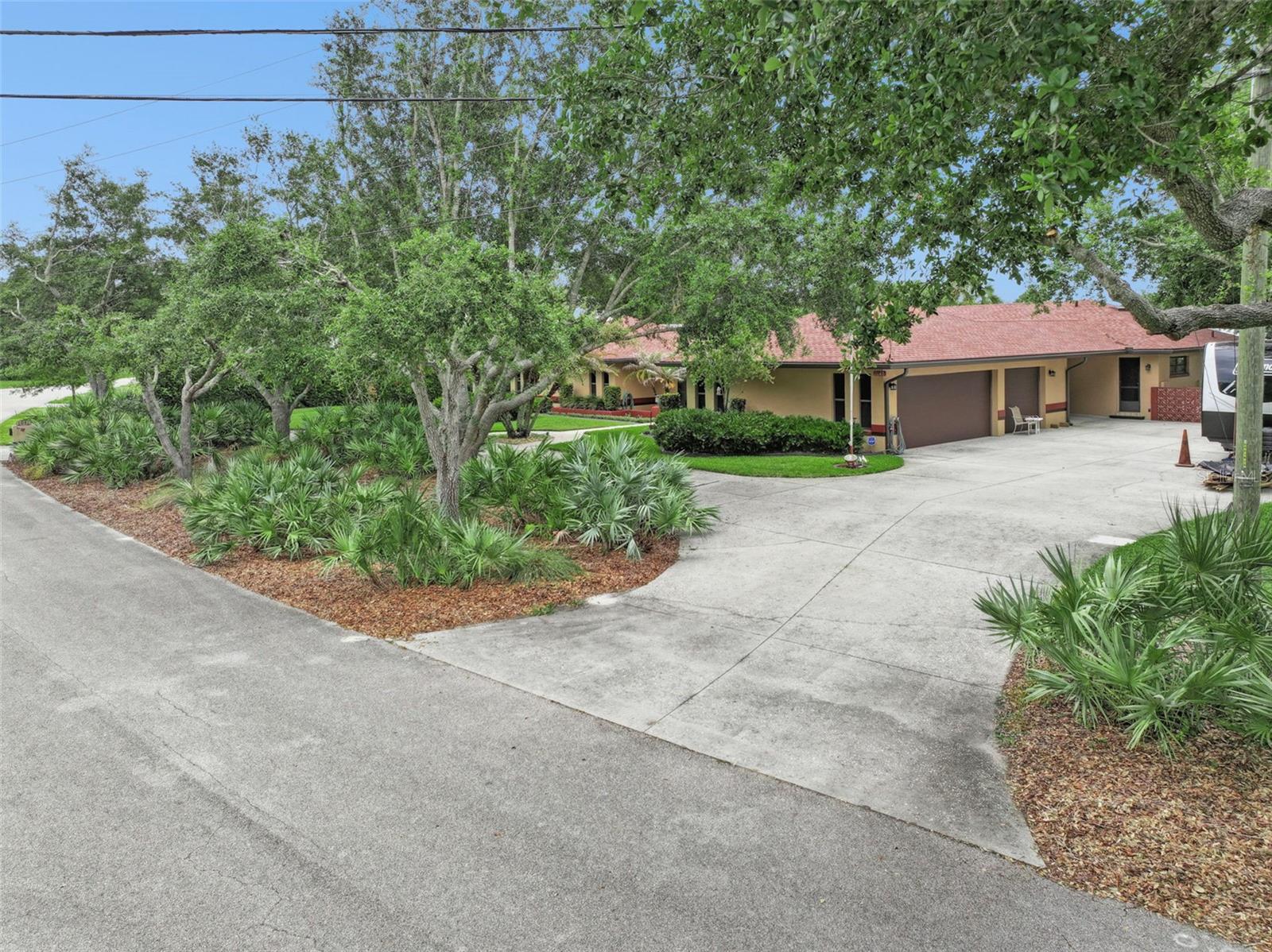 COUNTRY OAKS ESTATES - Residential