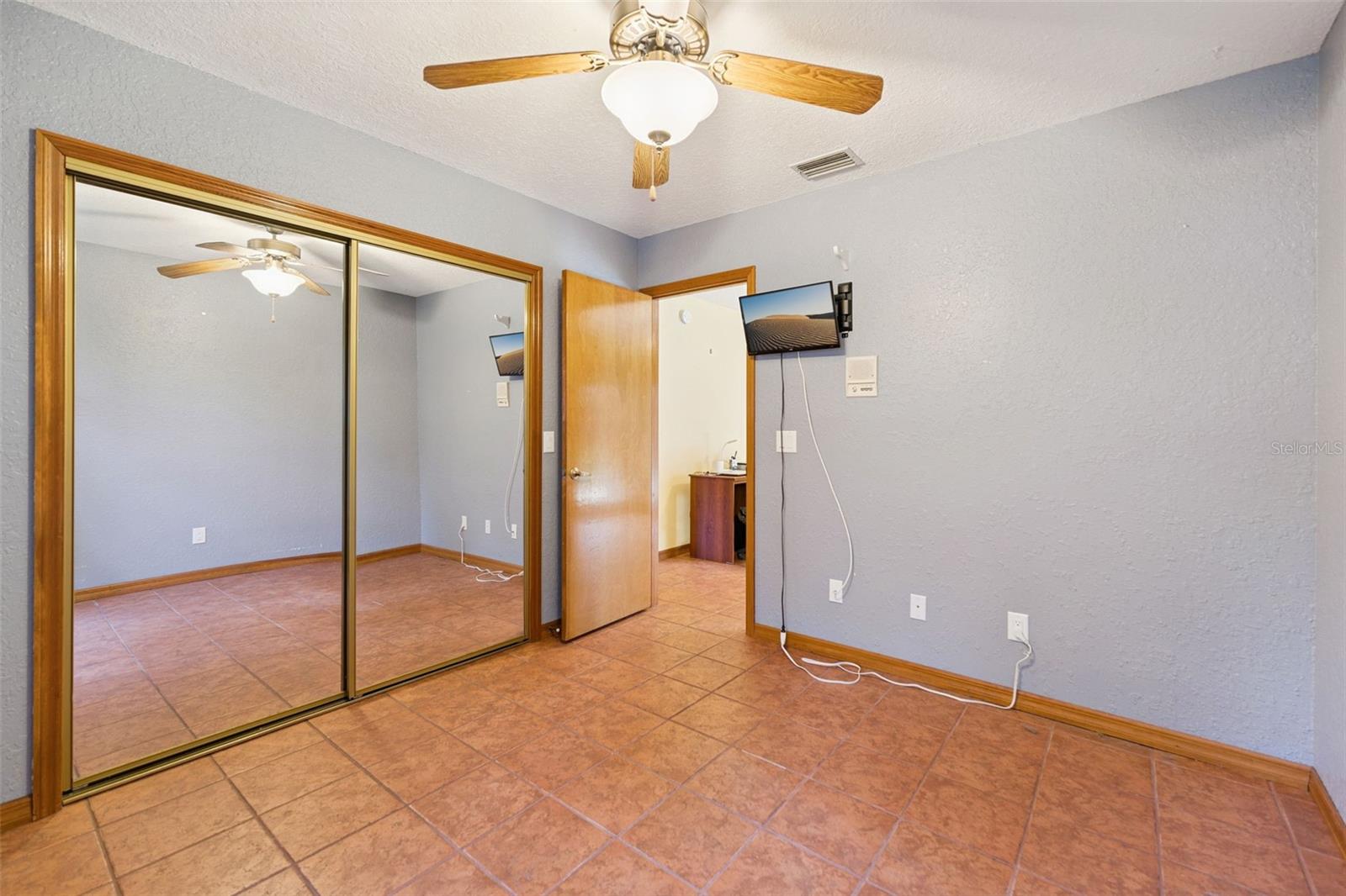 COUNTRY OAKS ESTATES - Residential