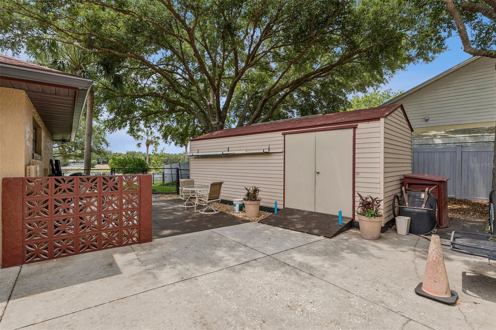 COUNTRY OAKS ESTATES - Residential