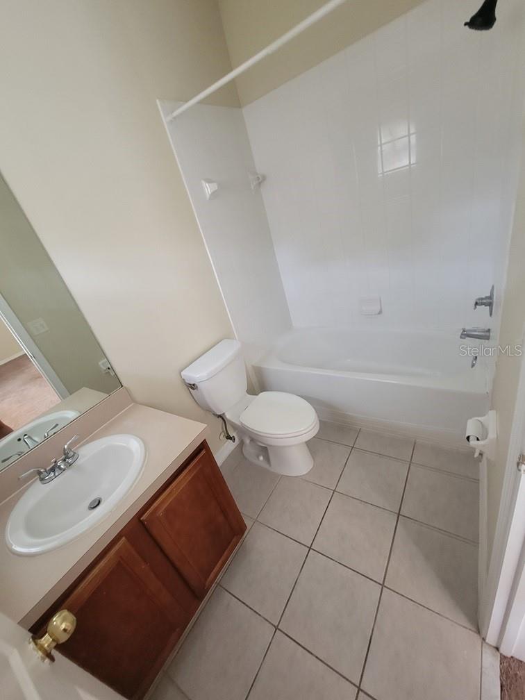 VILLAGES OF BLOOMINGDALE - PHA - Residential Lease