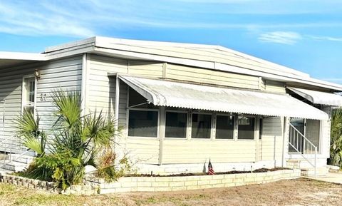 Photo of 9790 66th Street N #37, Pinellas Park, FL 33782 (MLS # TB8488182)