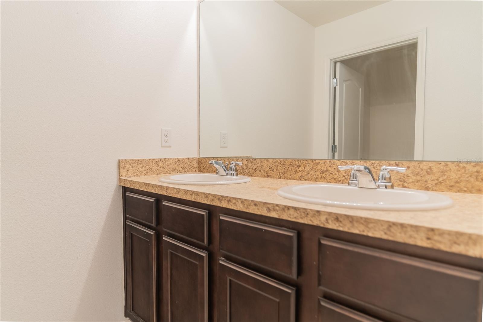 LAKESIDE LANDINGS PH 01 - Residential